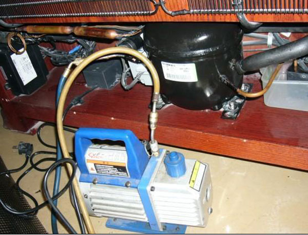 進口酒窖恒溫恒濕機維護