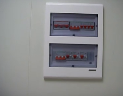 恒溫恒濕實(shí)驗(yàn)室供電系統(tǒng)